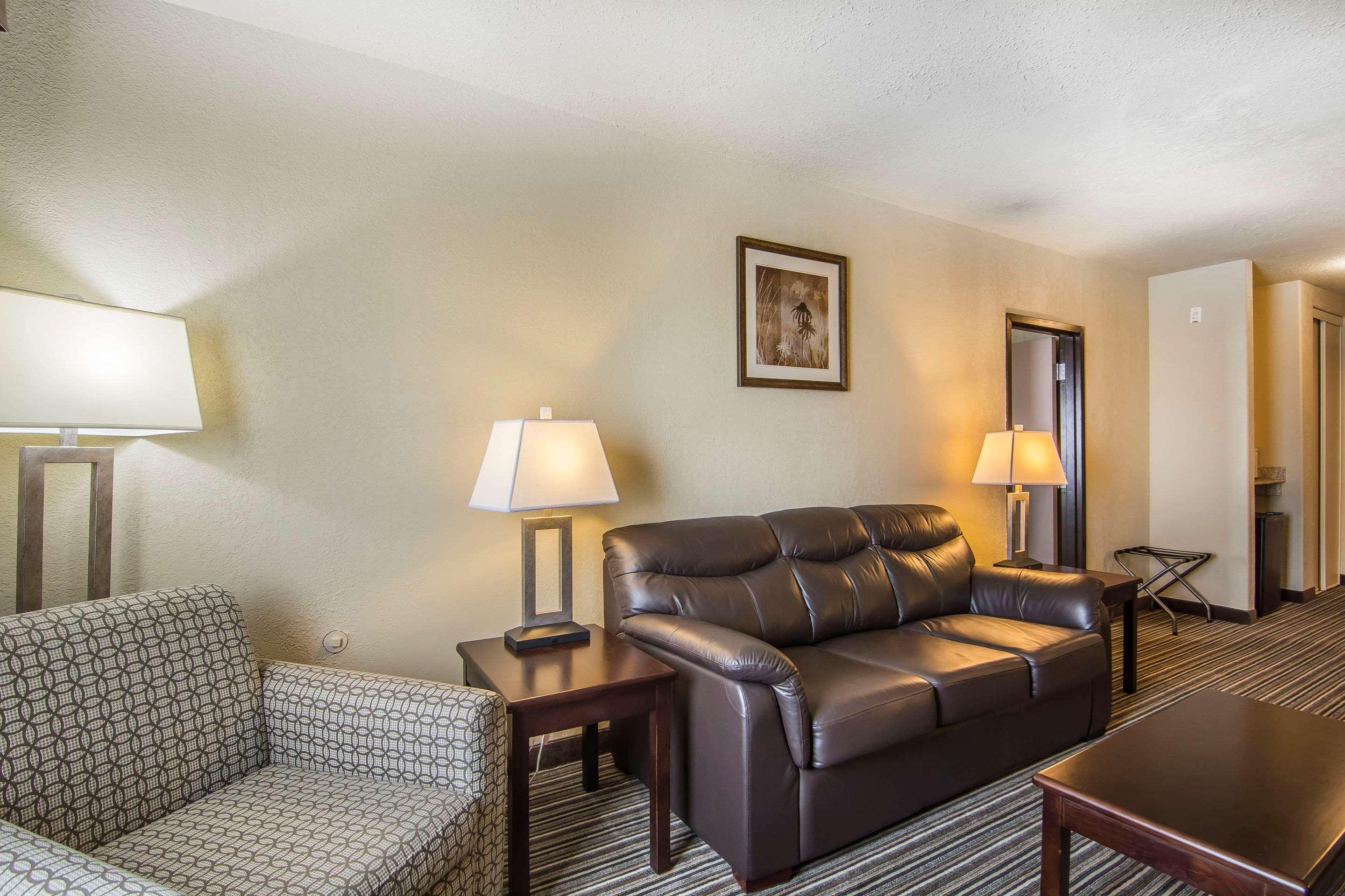 Quality Inn & Suites Йорктон Екстер'єр фото