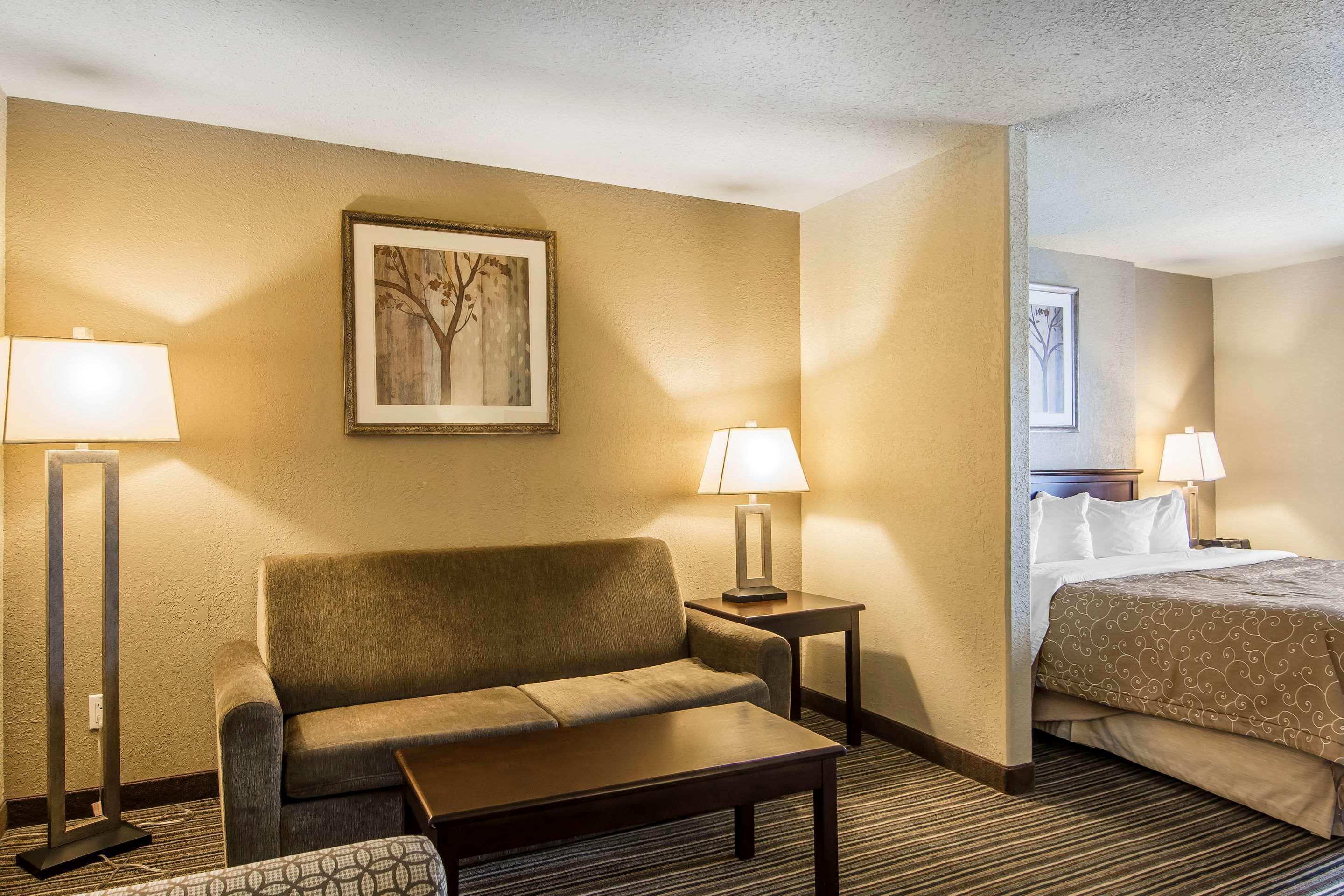 Quality Inn & Suites Йорктон Екстер'єр фото