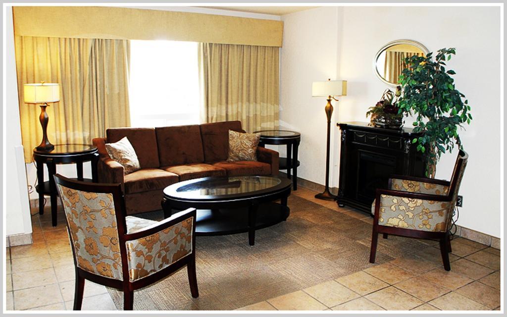 Quality Inn & Suites Йорктон Екстер'єр фото