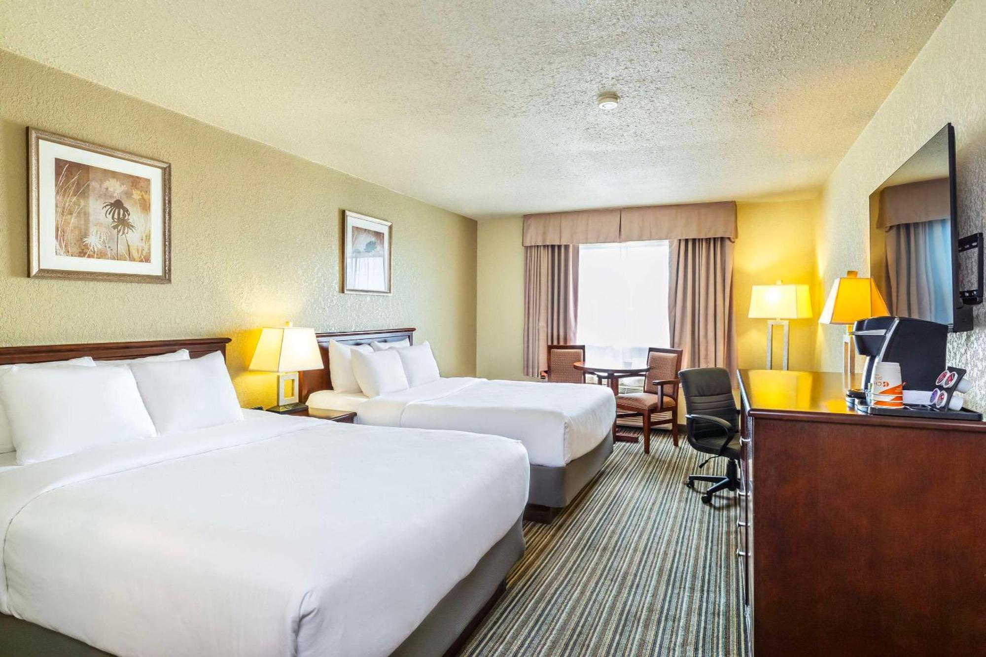 Quality Inn & Suites Йорктон Екстер'єр фото
